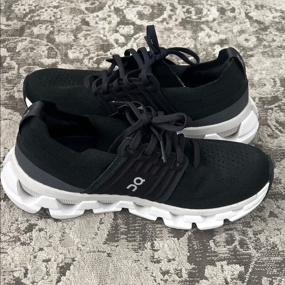 On Running Black and White Athletic Shoes - Picture 4 of 7